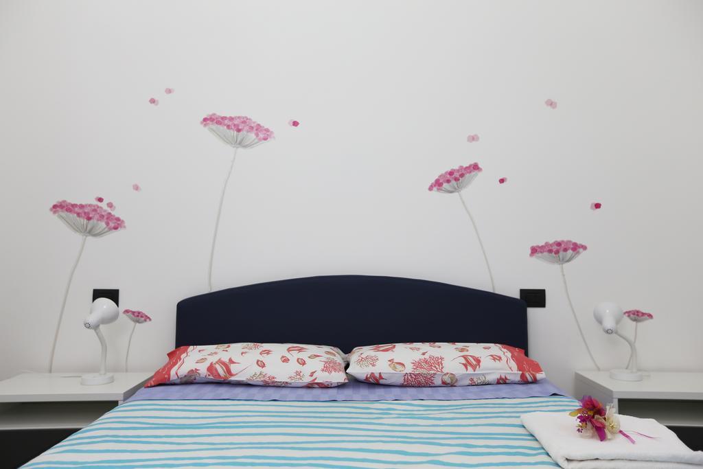 Angoletto Young B&B Авелино Стая снимка